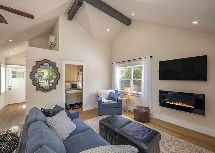 The 208 Guest House